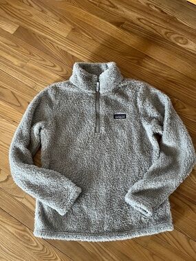 Patagonia Light Gray Sherpa Quarter-Zip Pullover size M